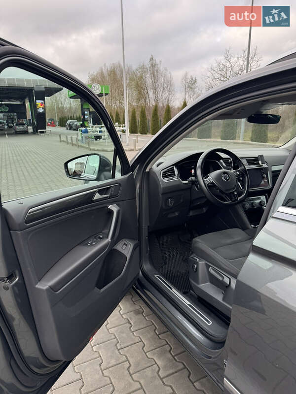 Внедорожник / Кроссовер Volkswagen Tiguan 2018 в Хмельницком