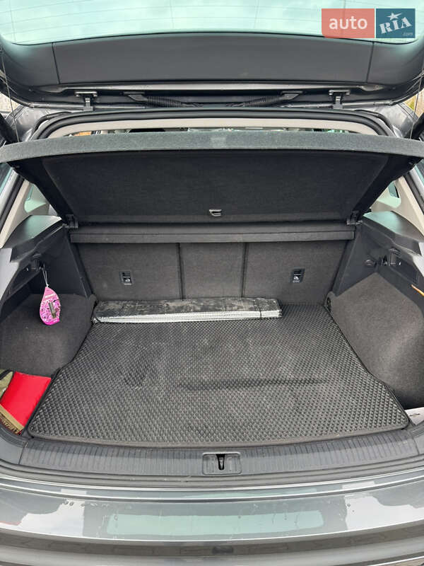 Внедорожник / Кроссовер Volkswagen Tiguan 2018 в Хмельницком