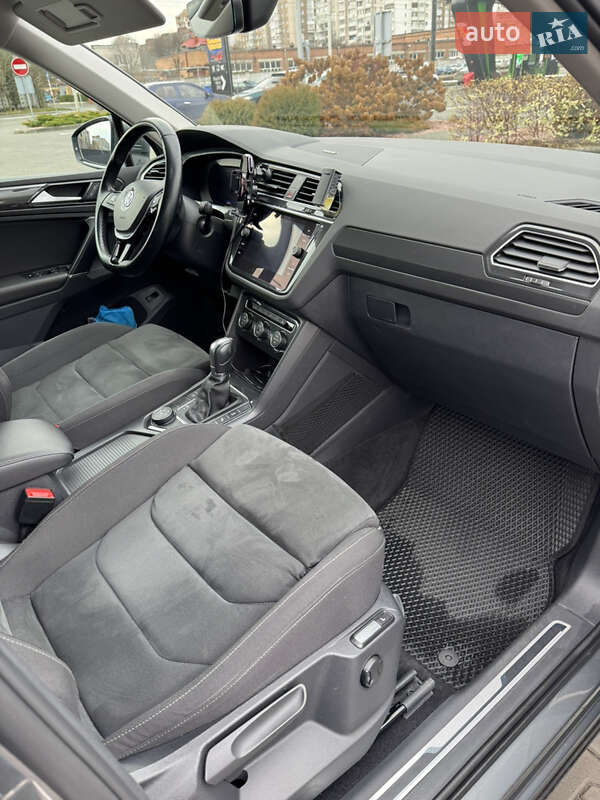 Внедорожник / Кроссовер Volkswagen Tiguan 2018 в Хмельницком