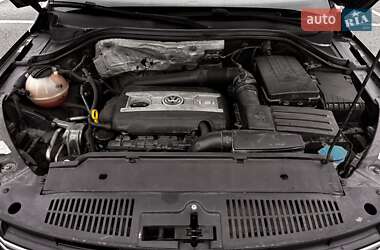 Позашляховик / Кросовер Volkswagen Tiguan 2016 в Києві