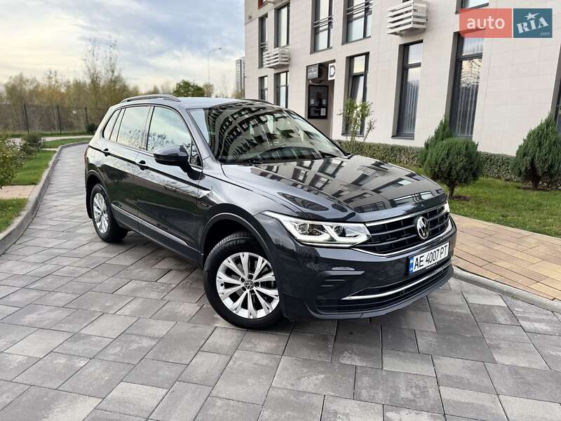 Внедорожник / Кроссовер Volkswagen Tiguan 2021 в Киеве