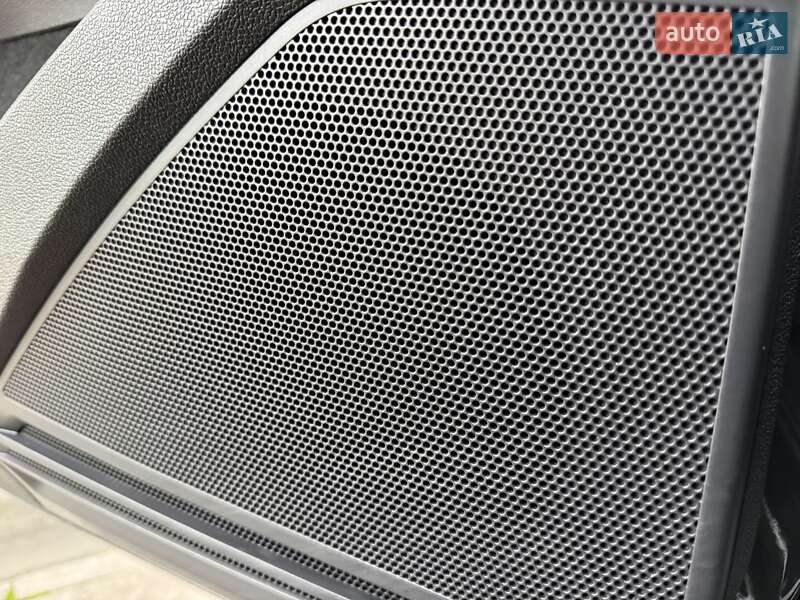 Внедорожник / Кроссовер Volkswagen Tiguan 2021 в Киеве