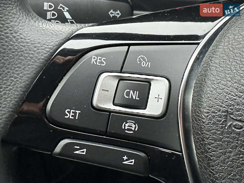 Внедорожник / Кроссовер Volkswagen Tiguan 2020 в Киеве