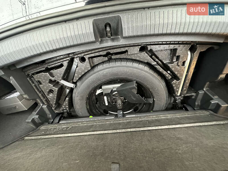 Внедорожник / Кроссовер Volkswagen Tiguan 2020 в Киеве