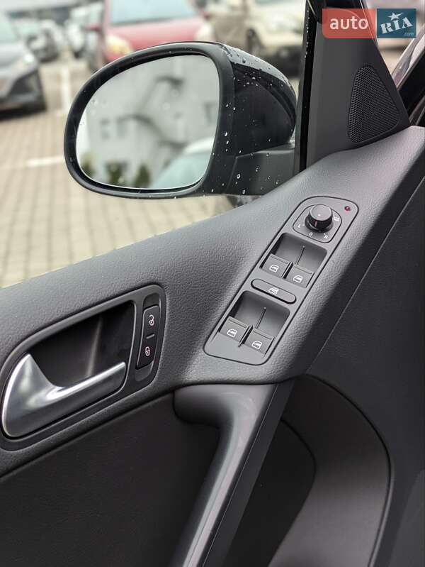Внедорожник / Кроссовер Volkswagen Tiguan 2014 в Львове