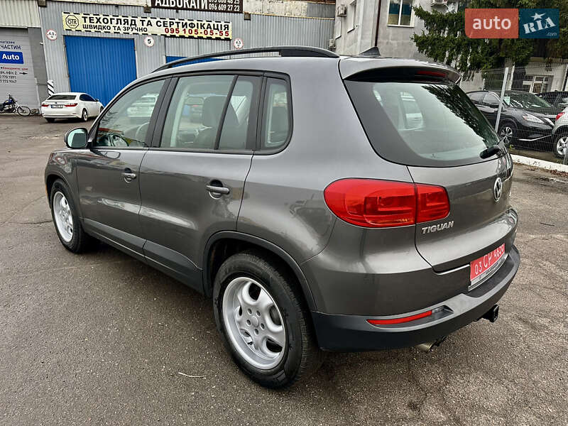 Внедорожник / Кроссовер Volkswagen Tiguan 2016 в Полтаве