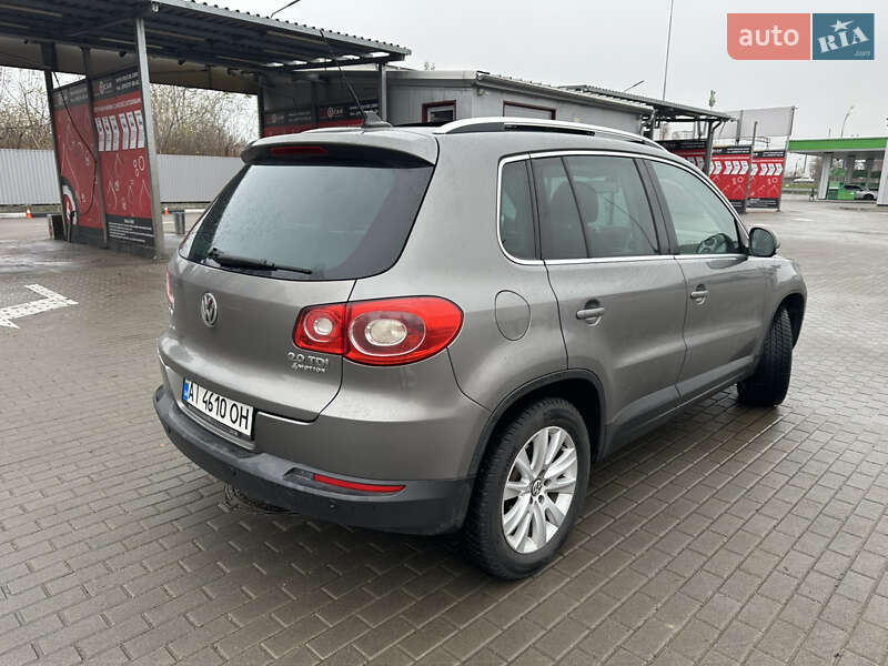 Позашляховик / Кросовер Volkswagen Tiguan 2011 в Києві