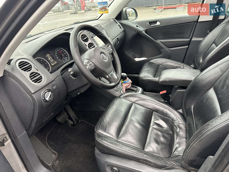 Позашляховик / Кросовер Volkswagen Tiguan 2011 в Києві