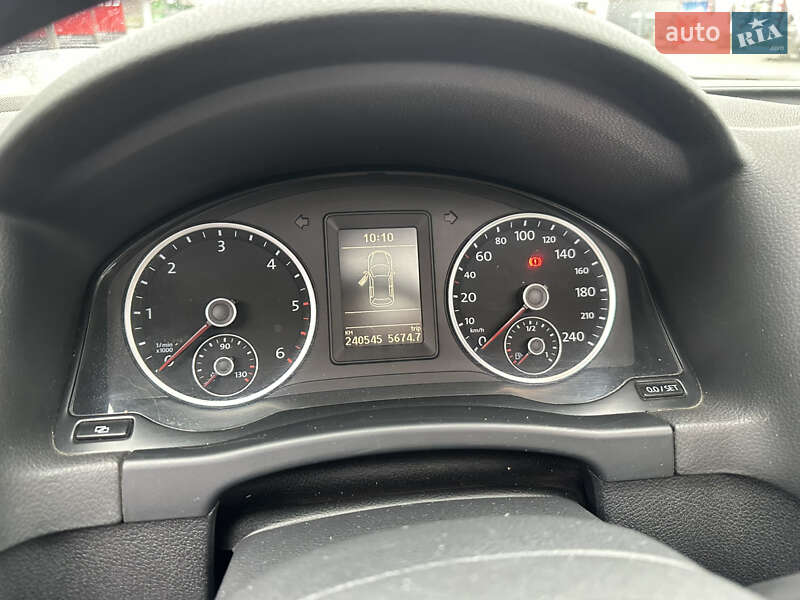 Позашляховик / Кросовер Volkswagen Tiguan 2011 в Києві