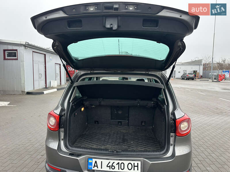 Позашляховик / Кросовер Volkswagen Tiguan 2011 в Києві