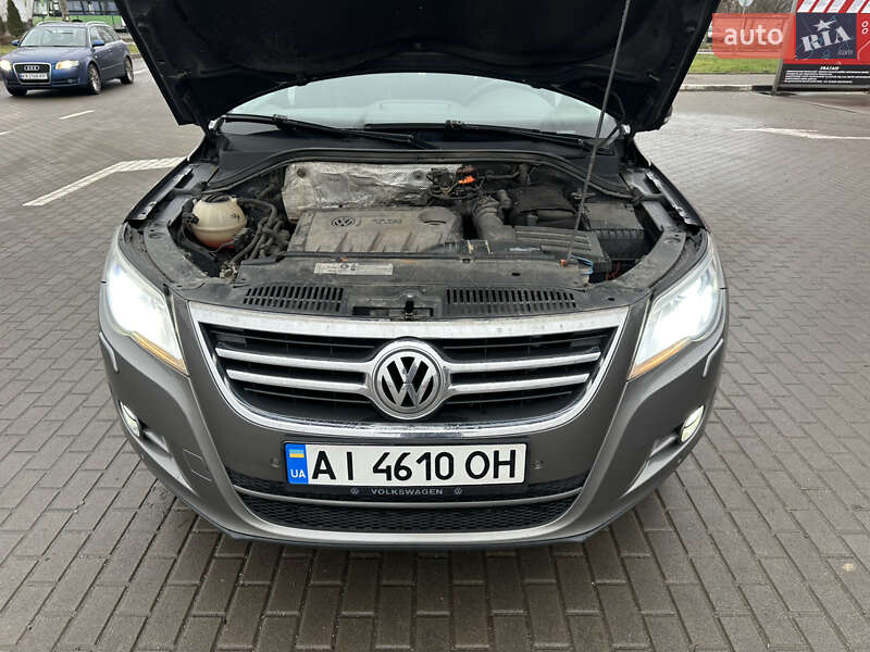 Позашляховик / Кросовер Volkswagen Tiguan 2011 в Києві
