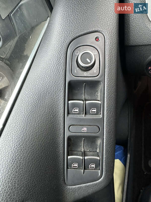 Позашляховик / Кросовер Volkswagen Tiguan 2011 в Києві