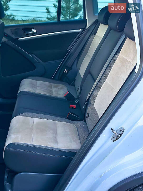 Внедорожник / Кроссовер Volkswagen Tiguan 2011 в Днепре
