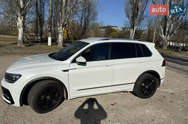 Внедорожник / Кроссовер Volkswagen Tiguan 2018 в Первомайске