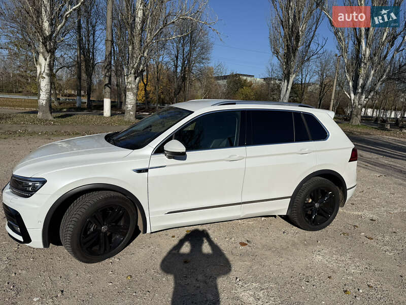 Внедорожник / Кроссовер Volkswagen Tiguan 2018 в Николаеве