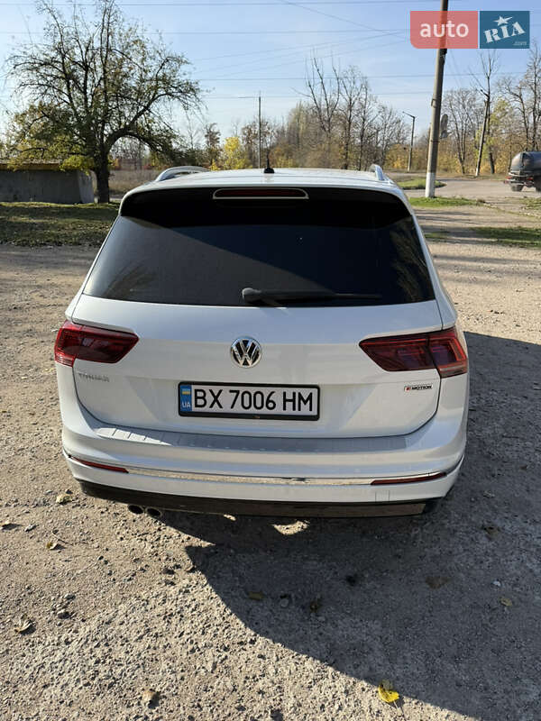 Внедорожник / Кроссовер Volkswagen Tiguan 2018 в Николаеве