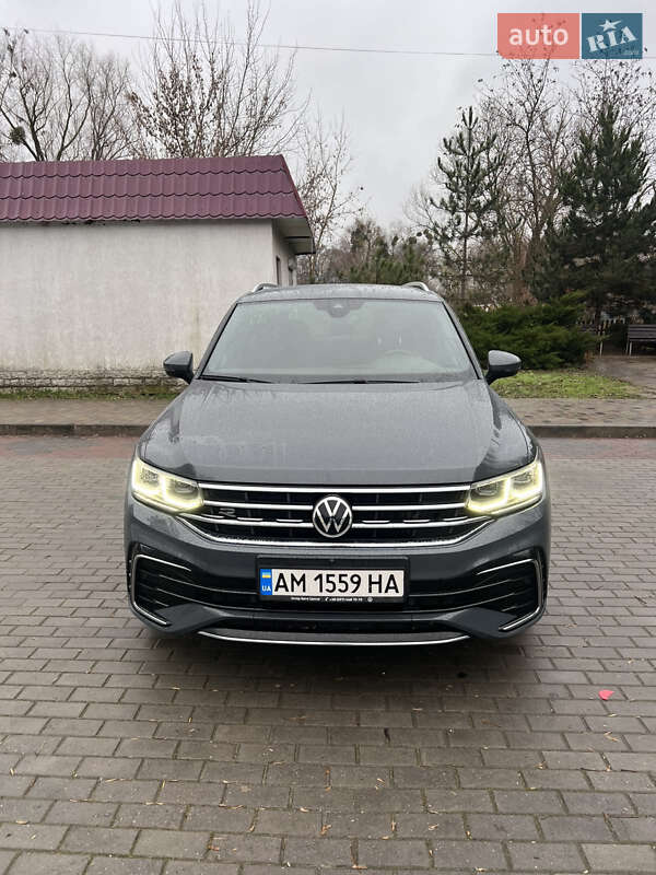 Внедорожник / Кроссовер Volkswagen Tiguan 2021 в Каменке