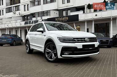 Внедорожник / Кроссовер Volkswagen Tiguan 2017 в Киеве
