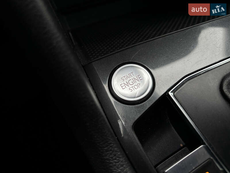 Внедорожник / Кроссовер Volkswagen Tiguan 2017 в Киеве фото 36 Внедорожник / Кроссовер Volkswagen Tiguan 2017 в Киеве