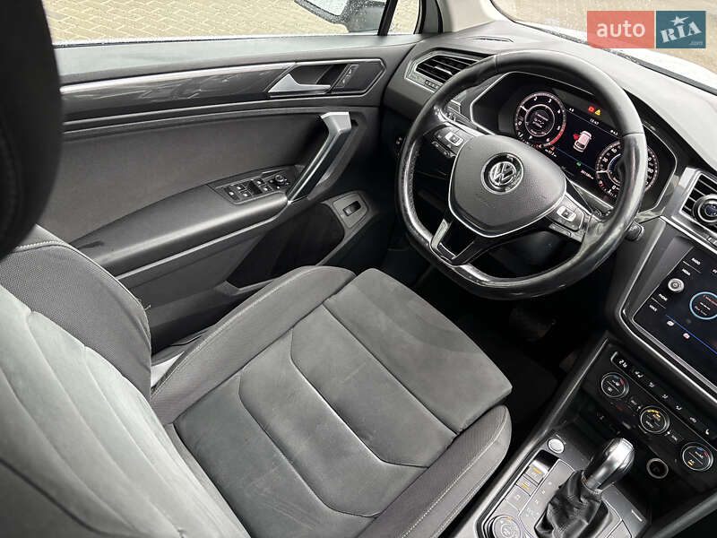 Внедорожник / Кроссовер Volkswagen Tiguan 2017 в Киеве фото 46 Внедорожник / Кроссовер Volkswagen Tiguan 2017 в Киеве