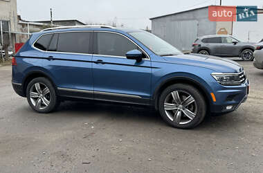 Внедорожник / Кроссовер Volkswagen Tiguan 2017 в Луцке