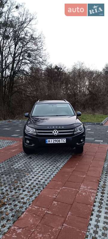 Внедорожник / Кроссовер Volkswagen Tiguan 2011 в Буче