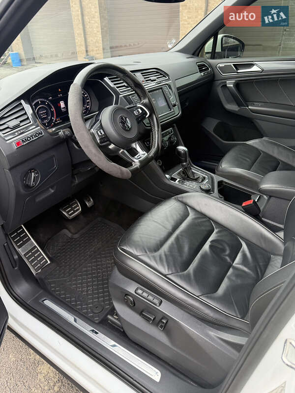 Внедорожник / Кроссовер Volkswagen Tiguan 2017 в Мукачево