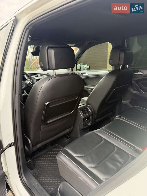 Внедорожник / Кроссовер Volkswagen Tiguan 2017 в Мукачево