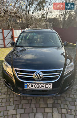 Позашляховик / Кросовер Volkswagen Tiguan 2010 в Києві