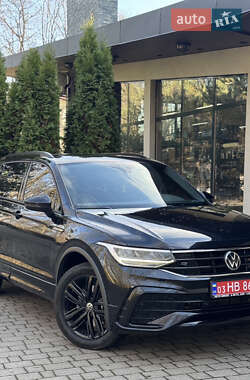 Внедорожник / Кроссовер Volkswagen Tiguan 2022 в Ужгороде