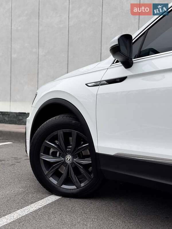 Внедорожник / Кроссовер Volkswagen Tiguan 2018 в Киеве фото 8 Внедорожник / Кроссовер Volkswagen Tiguan 2018 в Киеве