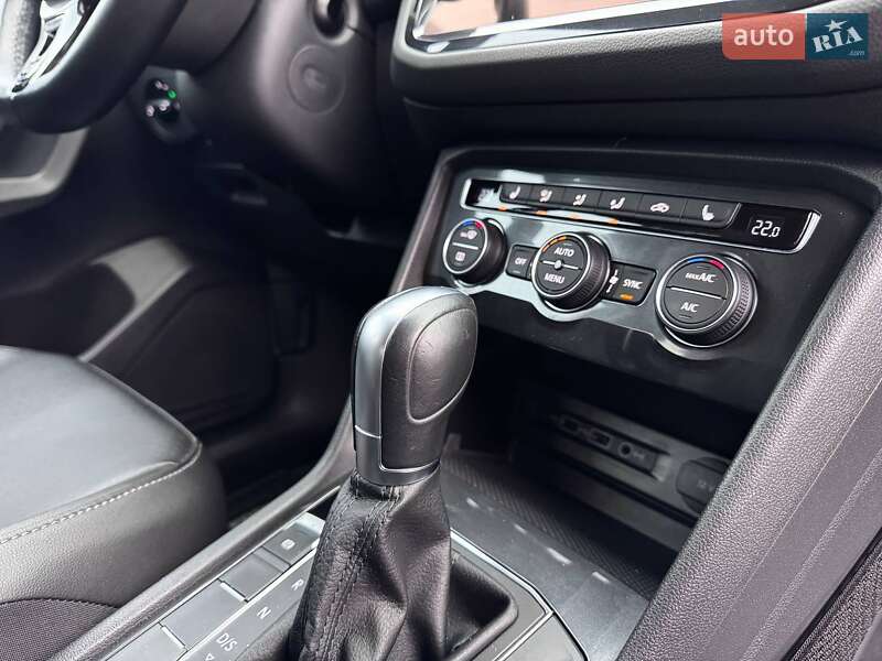 Внедорожник / Кроссовер Volkswagen Tiguan 2018 в Киеве фото 22 Внедорожник / Кроссовер Volkswagen Tiguan 2018 в Киеве