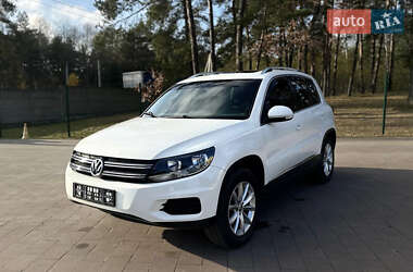 Внедорожник / Кроссовер Volkswagen Tiguan 2017 в Львове