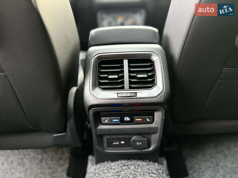 Внедорожник / Кроссовер Volkswagen Tiguan 2018 в Львове