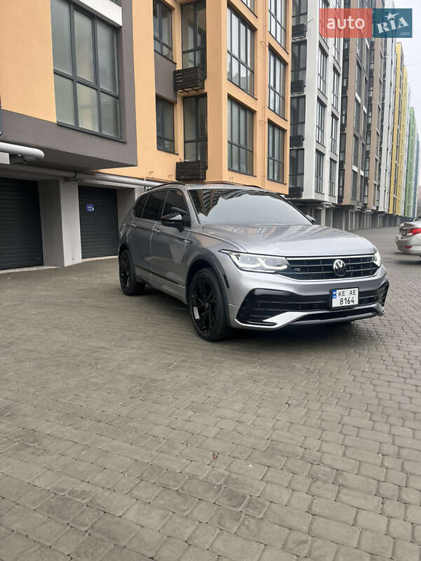 Внедорожник / Кроссовер Volkswagen Tiguan 2022 в Днепре