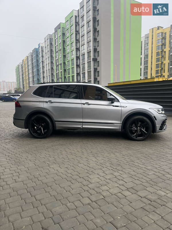 Внедорожник / Кроссовер Volkswagen Tiguan 2022 в Днепре