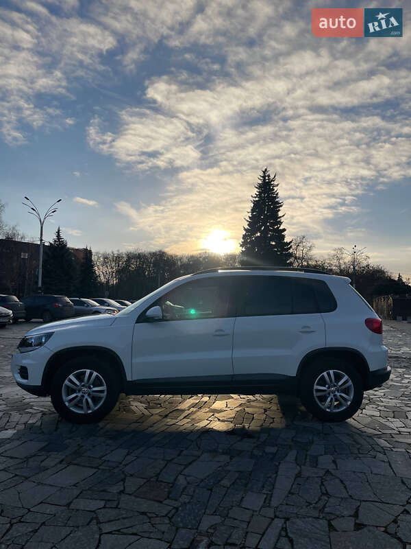 Внедорожник / Кроссовер Volkswagen Tiguan 2015 в Кременчуге