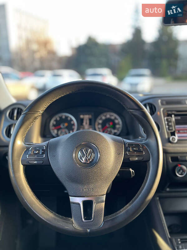 Внедорожник / Кроссовер Volkswagen Tiguan 2015 в Кременчуге
