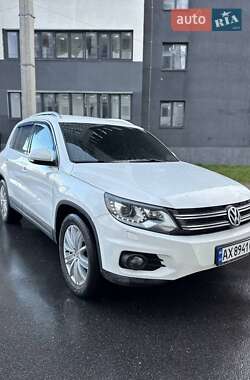 Внедорожник / Кроссовер Volkswagen Tiguan 2011 в Харькове