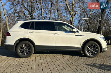 Позашляховик / Кросовер Volkswagen Tiguan 2023 в Києві