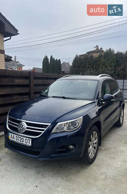 Позашляховик / Кросовер Volkswagen Tiguan 2010 в Києві