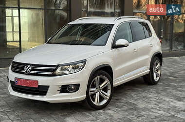 Внедорожник / Кроссовер Volkswagen Tiguan 2012 в Черновцах
