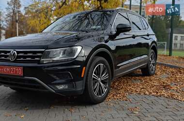 Внедорожник / Кроссовер Volkswagen Tiguan 2019 в Верхнеднепровске