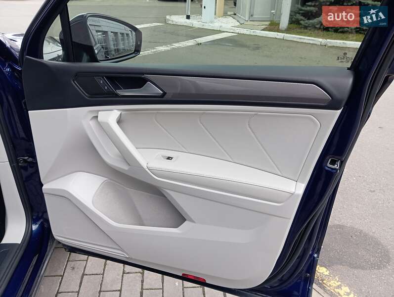 Внедорожник / Кроссовер Volkswagen Tiguan 2023 в Киеве
