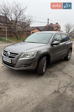Позашляховик / Кросовер Volkswagen Tiguan 2011 в Петропавлівській Борщагівці