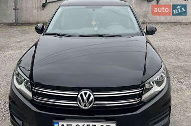 Внедорожник / Кроссовер Volkswagen Tiguan 2011 в Новомосковске