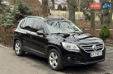 Внедорожник / Кроссовер Volkswagen Tiguan 2009 в Киеве