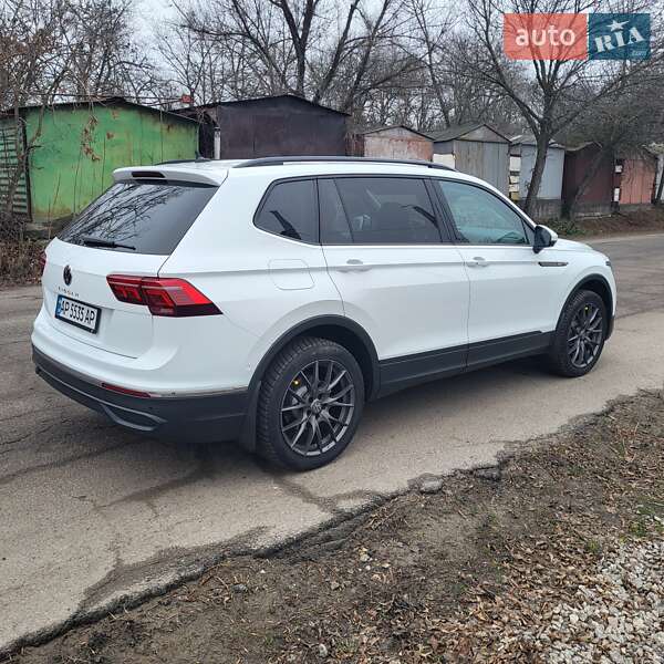 Внедорожник / Кроссовер Volkswagen Tiguan 2022 в Запорожье