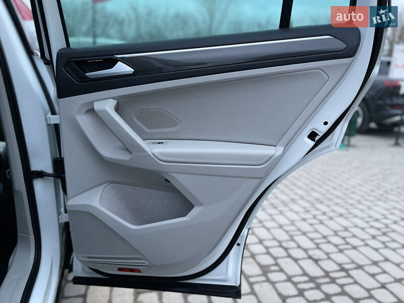 Внедорожник / Кроссовер Volkswagen Tiguan 2019 в Бердичеве