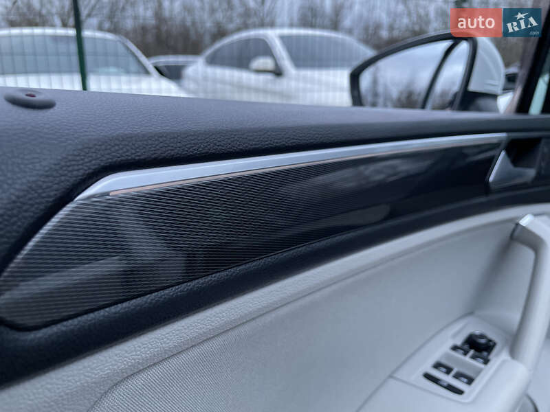 Внедорожник / Кроссовер Volkswagen Tiguan 2019 в Бердичеве